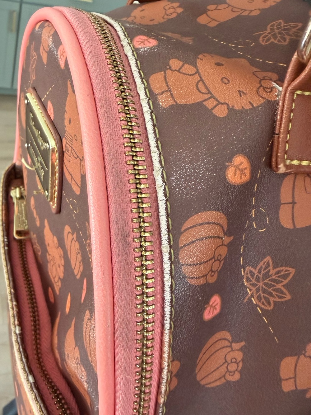 Hello Kitty Fall Loungefly backpack - Picture 4 of 7